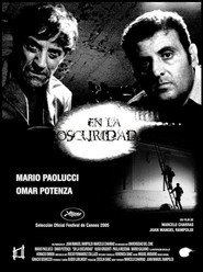 En la oscuridad